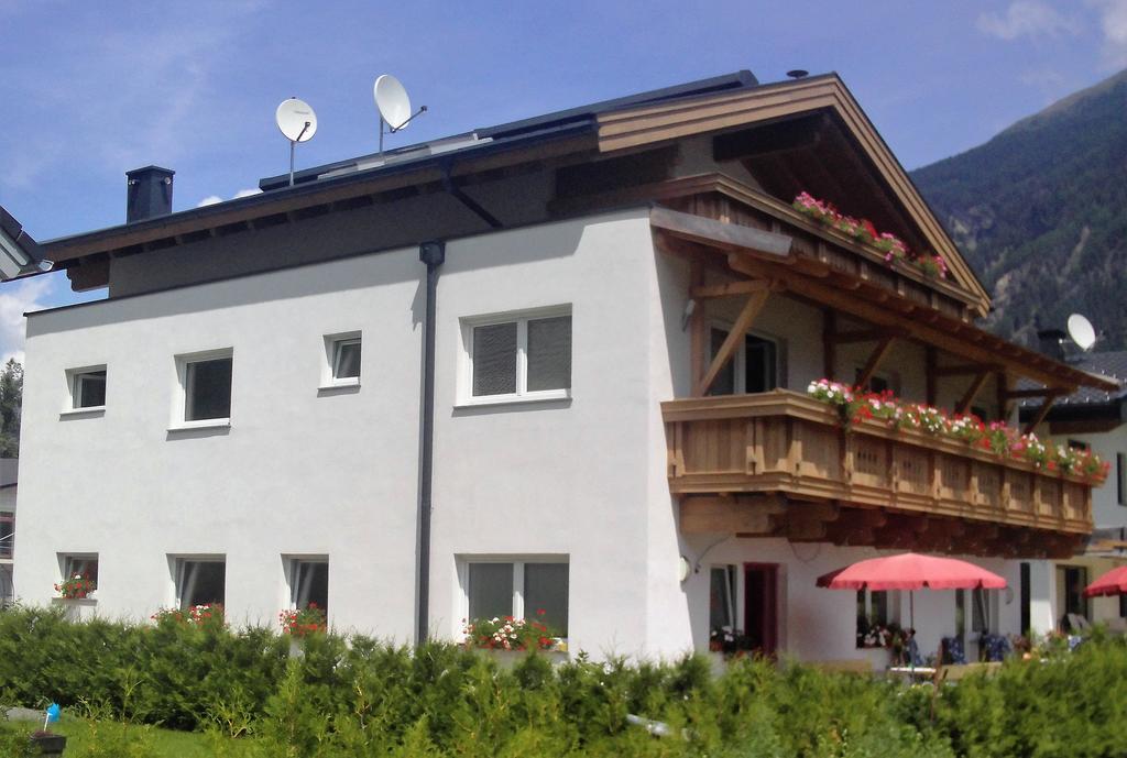 Appartment Christine Längenfeld Buitenkant foto